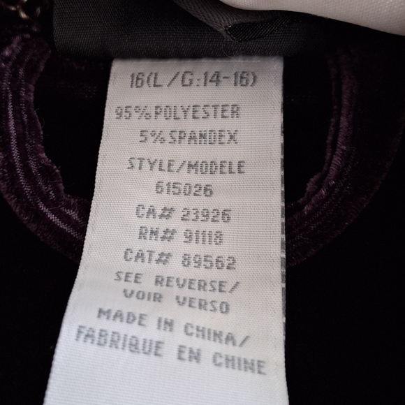 Luxurious Purple Velvet Robe - Picture 3 of 3